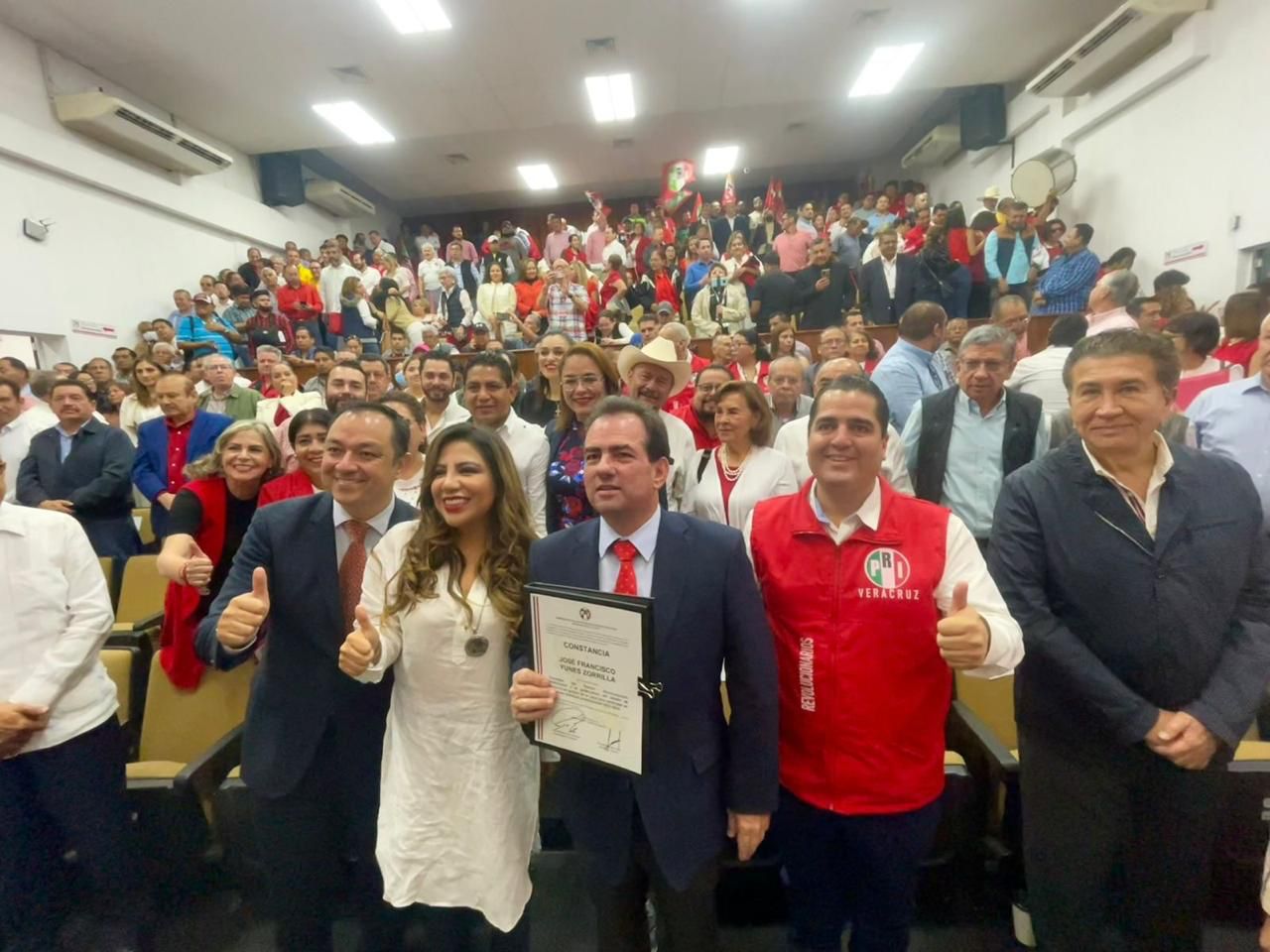 José Francisco Yunes Zorrilla, recibe constancia que lo acredita como Candidato a Gobernador de Veracruz